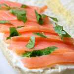 Sanduíche de salmão defumado