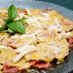 Carpaccio de filé e molho de mostarda