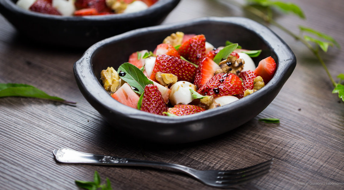 Salada Caprese de Morango